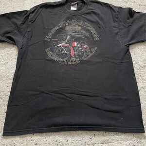 Harley-Davidson Black Short Sleeve Tee with Vintage Motorcycle Graphic